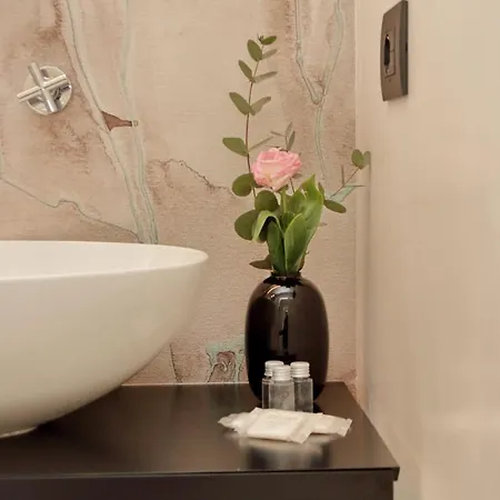 Romac Trinity - 3bdr With Sauna & Jacuzzi In Campo De Fiori *