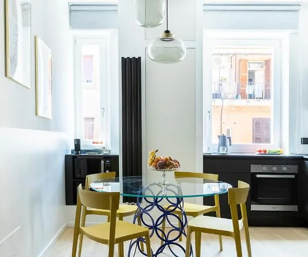 Romac Trinity - 3bdr With Sauna & Jacuzzi In Campo De Fiori דירה רומא